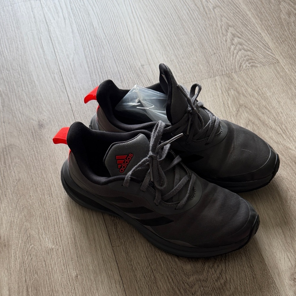 adidas Grey Sneakers big kids or Youth size 6 - Picture 5 of 6